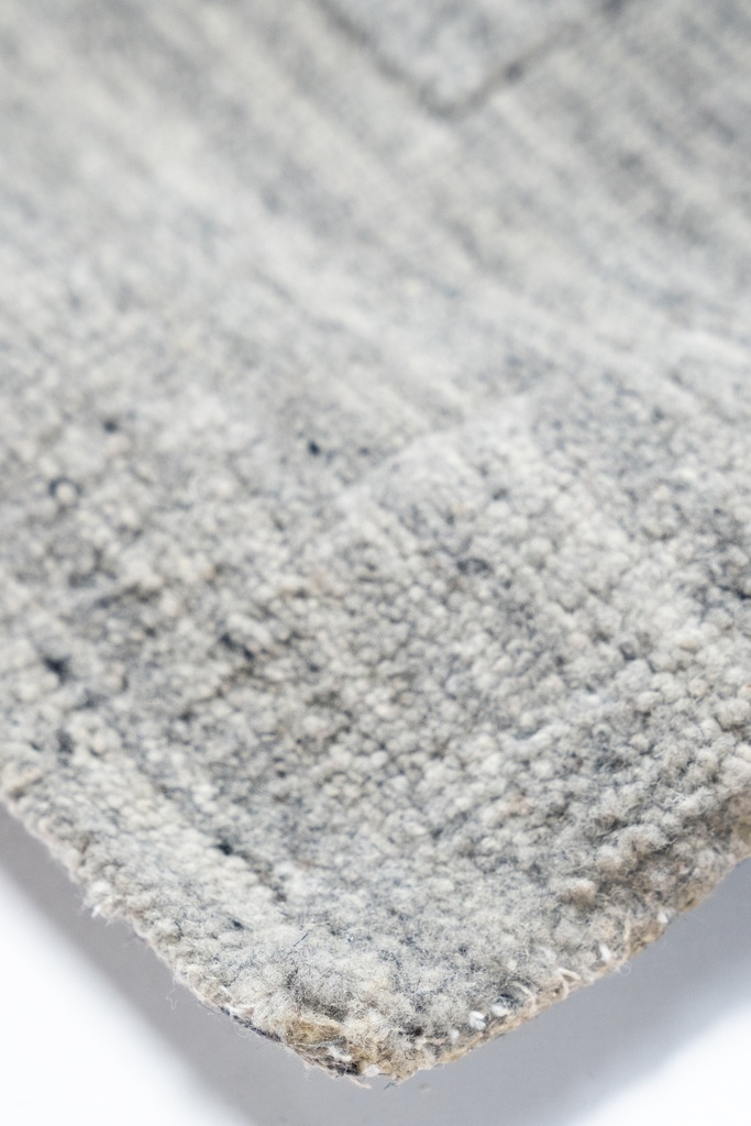 KIRTI D3033 GRIS OBSURO 240*330 TAPETE - LN26