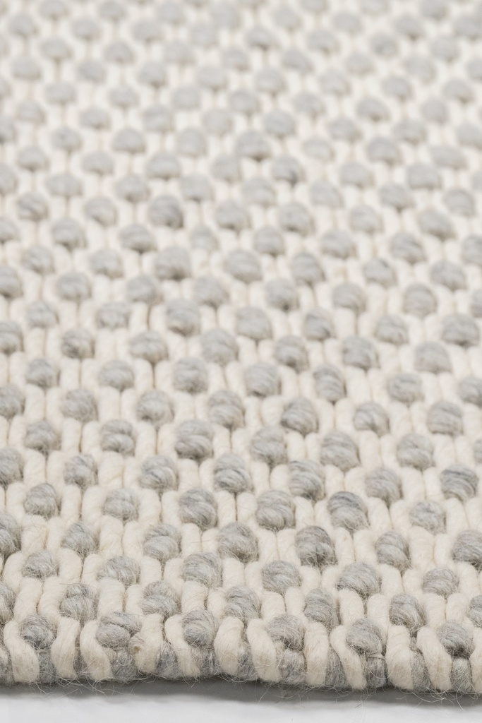 ANIKA N8051 MARFIL GRIS 60*90 TAPETE- LN26