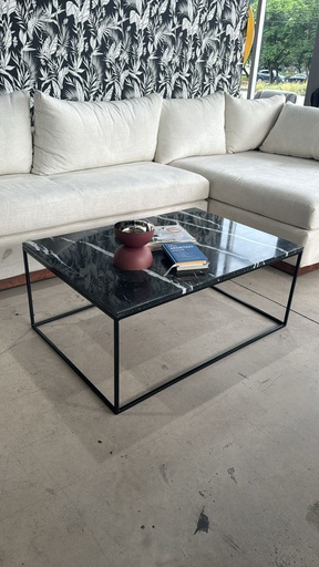 MG MESA DE CENTRO MARMOL NEGRO 70X100- MG * pieza unica